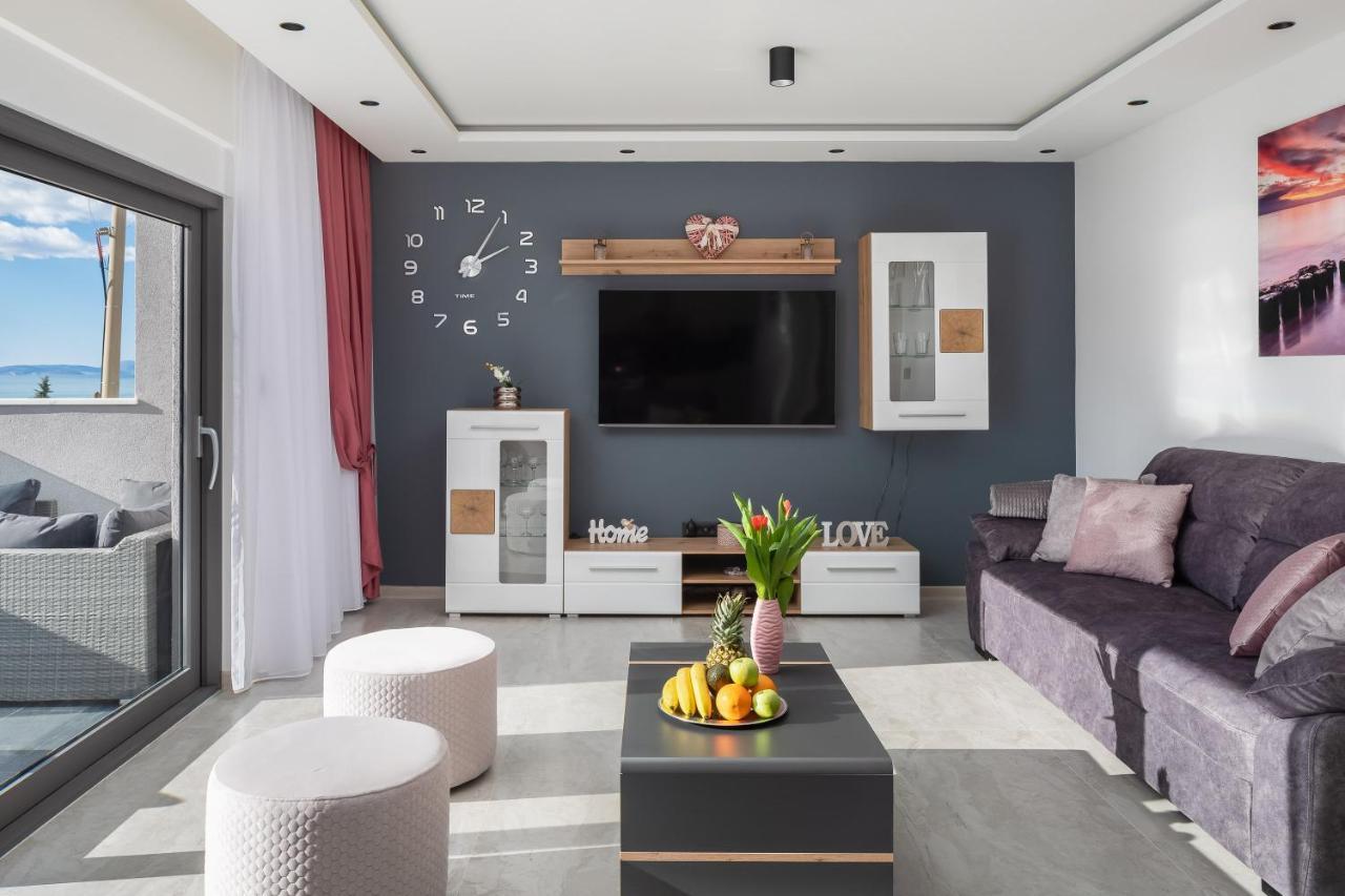 Luxury Apartment Lorena - Private Heated Pool - เยเซนิเซ ภายนอก รูปภาพ