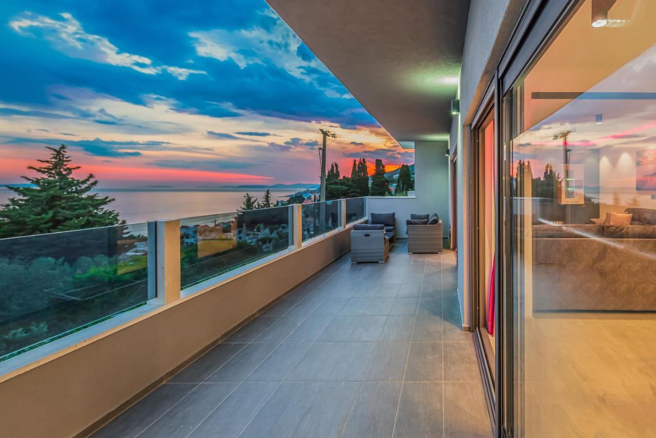 Luxury Apartment Lorena - Private Heated Pool - เยเซนิเซ ภายนอก รูปภาพ